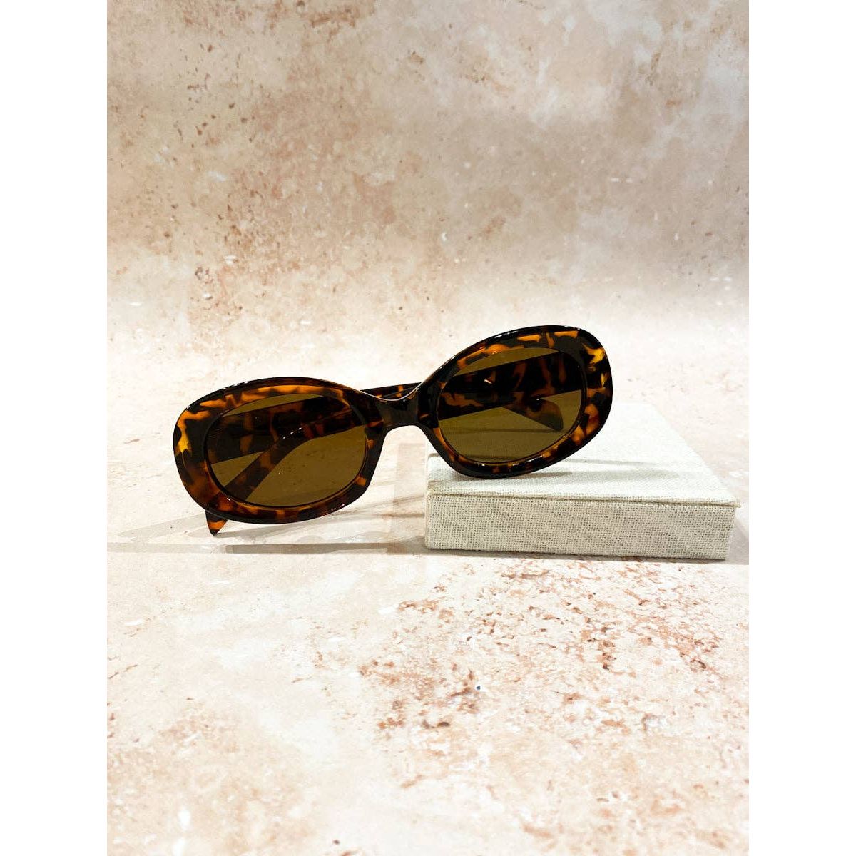 Lexie Retro Oversized Sunglasses: Tortoiseshell