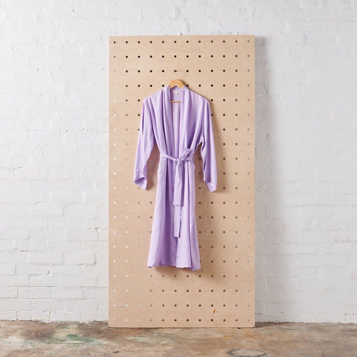 JADE AND MAY - Long Linen Bathrobe in Purple: 18